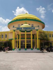 Terkendala oleh curah hujan, mengakibatkan proyek SDN 015 Tanjung leban kecamatan kubu belum selesai.