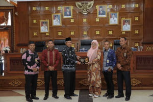 Buka Kegiatan Sosialisasi Pencatatan Sipil, Bupati Alfedri Harap Peserta Ikuti Dengan Serius