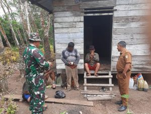 Upaya Pencegahan Karhutla, Babinsa Koramil PWK 04 Dumai Terus Patroli