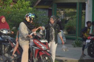 Semarakkan Ramadhan, Relawan DJB Bagikan Ratusan Paket Takjil
