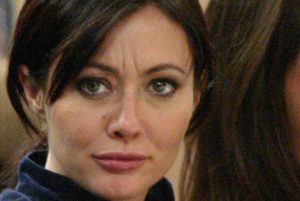 Jelang Operasi Otak, Shannen Doherty Bagikan Video Ungkap Ketakutannya Hadapi Kanker