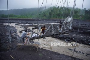 Rekonstruksi Jembatan Rusak Akibat Lahar Dingin Semeru Jadi Prioritas