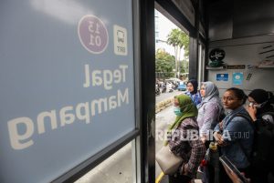 Kaca Busnya Dilempar Batu, Ini Kata TransJakarta