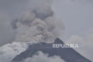 PVMBG Ingatkan Warga Waspada Banjir Lahar Gunung Lewotobi Laki-laki