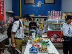 Jelang Mudik Lebaran, Dinkes Kota Solo Lakukan Sidak Makanan di Terminal