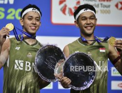 Menang Dua Set langsung, Fajar/Rian Juara Ganda Putra All England 2024