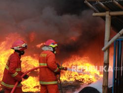 Kerugian Kebakaran Gudang Lazada Jakarta Barat Masih Didata