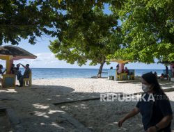 Pantai Boneoge di Donggala Ramai Dikunjungi Wisatawan Saat Libur Lebaran