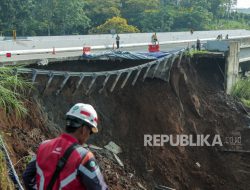 Jembatan Darurat Bakal Dipasang di KM 64 Tol Bocimi yang Amblas