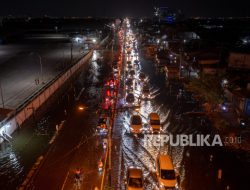 Jalur Pantura di Sayung Demak Terdampak Banjir Rob