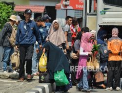 Arus Balik Penumpang Bus AKAP di Terminal Kampung Rambutan Meningkat