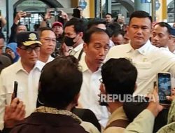 Tinjau Arus Mudik di Stasiun Pasar Senen, Jokowi: Tahun Ini Lebih Bagus