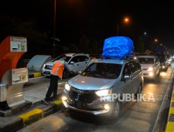 Hindari Penumpukan Kendaraan Pemudik, Menko PMK: Jangan Berlama-lama di Rest Area