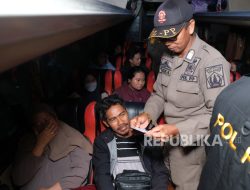 Satpol PP Badung Lakukan Operasi Yustisi di Terminal Mengwi