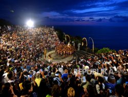 Pesona Atraksi Tari Kecak Uluwatu