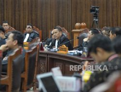 Hakim MK Tegur Hotman karena Anggap Pembahasan Sirekap tak Penting