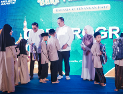 Governor of East Kalimantan Celebrated Eid al Fitr with Orphans