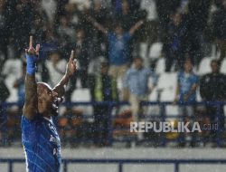 Ada Kabar Kurang Sedap Bagi Suporter Persib dan Bali United
