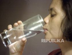Kemenkes Sarankan Masyarakat Perbanyak Minum Air Putih Hadapi Cuaca Panas
