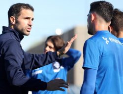 Como Tunjuk Cesc Fabregas Sebagai Pelatih Kepala