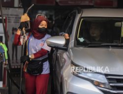 Bahlil Ingatkan Jangan Lagi Mobil-Mobil Mewah Pakai BBM Bersubsidi