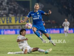 Persib Bandung Ditahan Imbang Arema FC