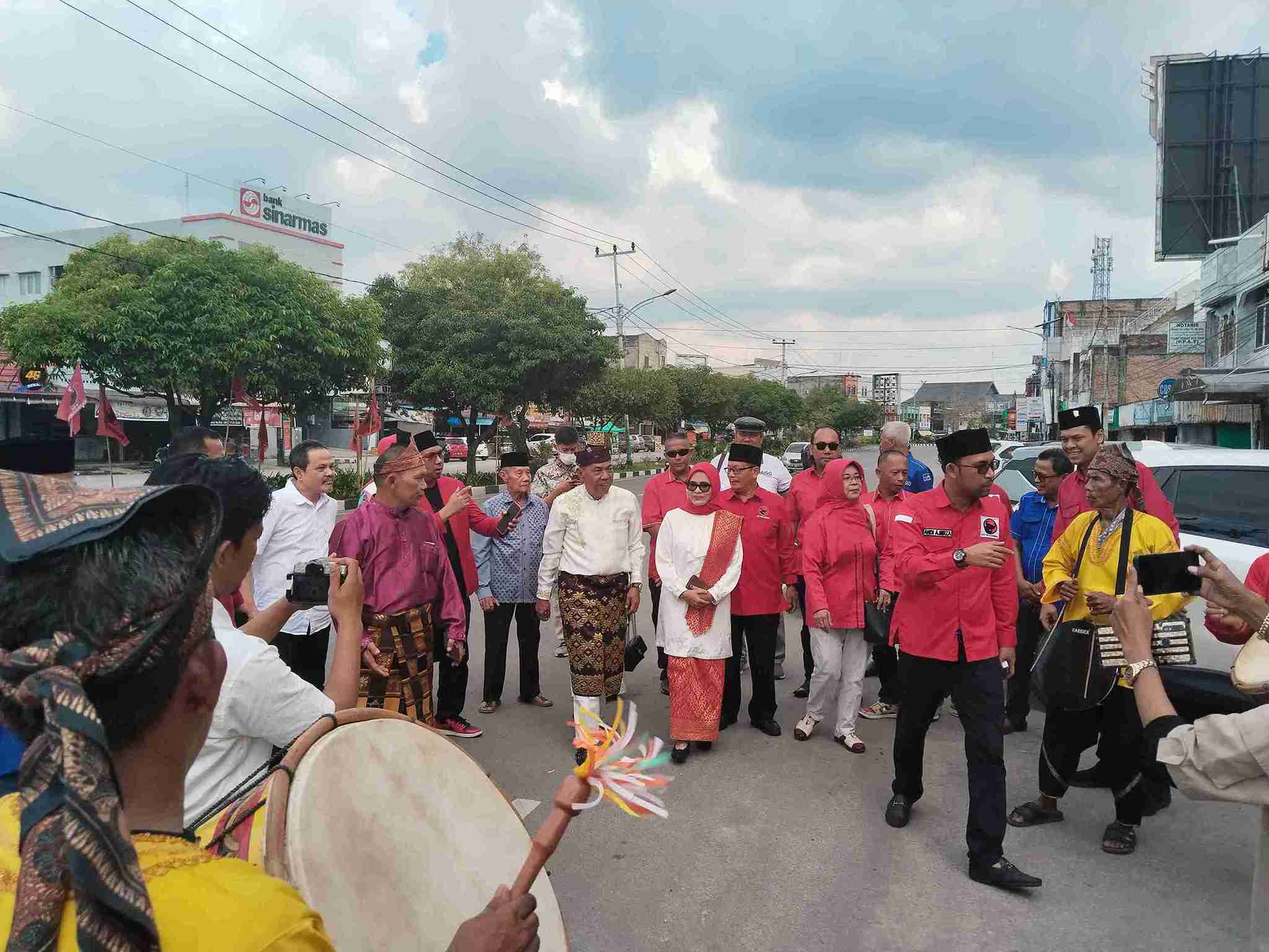 Pilkada Dumai 2024, Tiga Budaya Menyatu di Deklarasi Eddy Yatim - Almainis