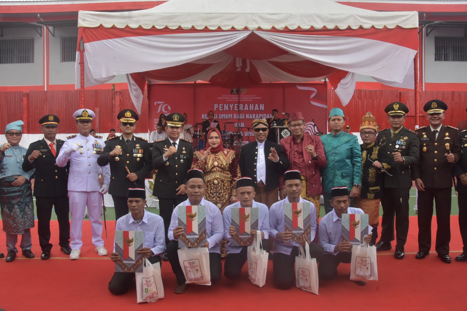 8 Napi Lapas Bengkalis dapat Remisi Bebas, Bupati Kasmarni Harapkan Jadilah Insan yang Baik