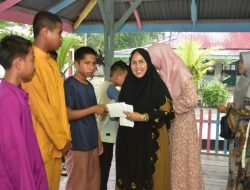 Pertemuan Bulanan, DWP Diskominfotik Bengkalis Salurkan Bantuan ke Panti Asuhan Dayang Dermah