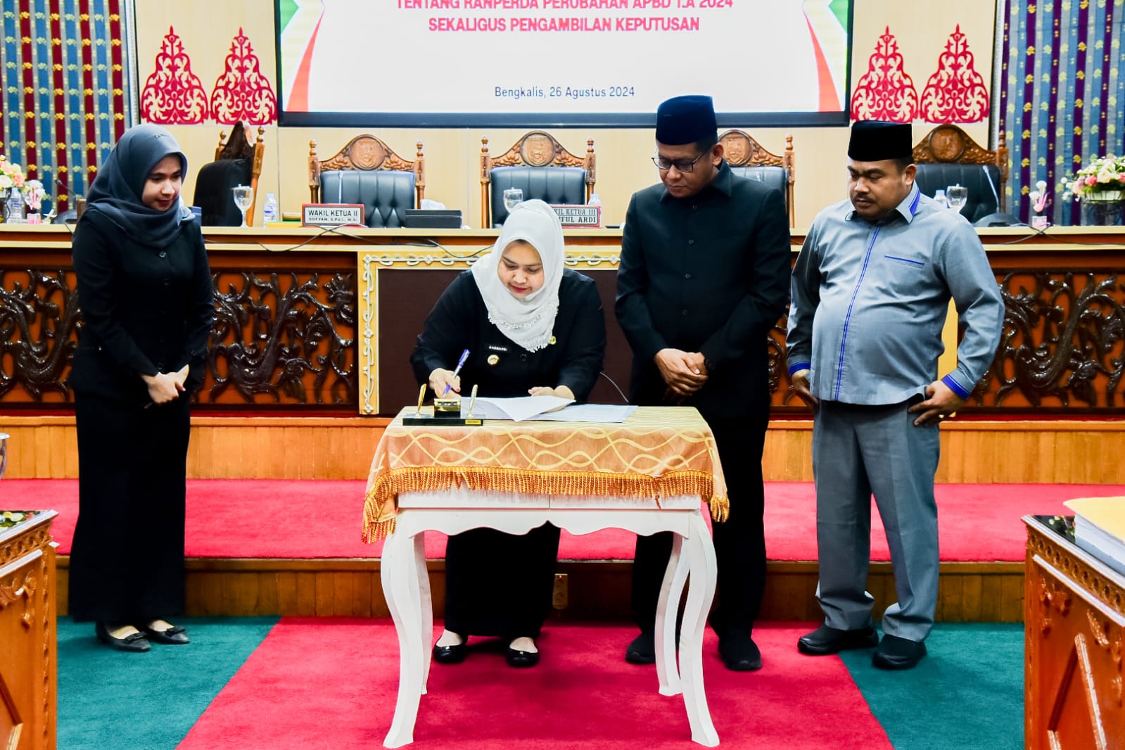 Bupati Bengkalis Sampaikan Ranperda Perubahan APBD Bengkalis Rp4,7 Triliun