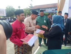 Jelang HUT RI KE -79 , Pemkab Bengkalis Bagikan 3000 Bendera Merah Putih