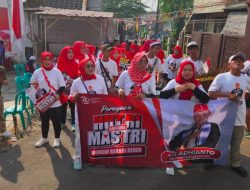 Sambut HUT Kemerdekaan RI, Relawan Tri Adhianto Gandeng Pengamen Angklung