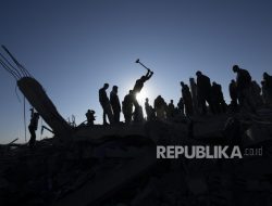 Cara Warga Pakistan Kenang Genosida Israel Setelah Setahun Bantai Palestina