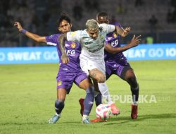 Persib Bandung Berjaya di Kandang Persik Kediri