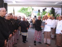 Hari Jadi ke-497 Indramayu Kapolres Ikut Meriahkan Kirab Tunggul dan Pataka Lambang Daerah