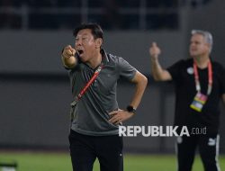 Bos Persebaya: Masalah Shin Tae-yong di Bahasa Indonesia dan Inggris