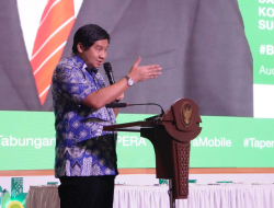 Beredar Video di Medsos Hashim Tarik Tangan Saat Menteri Ara Hendak Berjabat