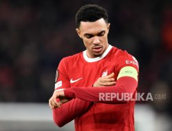 Trent Alexander-Arnold Berpeluang Tampil di Derby Merseyside