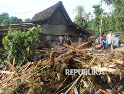 12 Rumah Warga di Bondowoso Rusak Diterjang Banjir Bandang