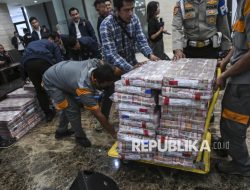 Tumpukan Uang Rp103,2 Miliar Hasil Sitaan Barang Bukti Kasus TPPU Judi Online