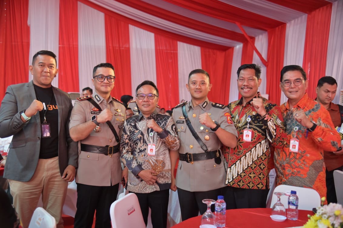 Bupati Bengkalis Kasmarni Hadiri Acara Kenal Pamit Wakapolda dan Jajaran Polda Riau