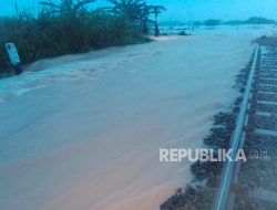 Bos KAI Minta Maaf, Puluhan Kereta Terlambat Imbas Banjir Grobogan,