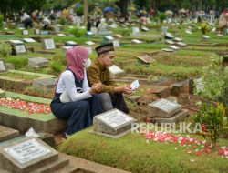 Jelang Ramadhan, Muslim Harus Tahu Adab Ziarah Kubur
