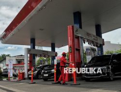 Viral Aksi Emak-Emak Kejar Petugas SPBU Sambil Bawa Parang di Bandung