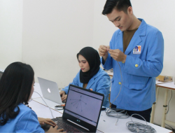 Cari Kuliah dengan Program Magang Berkualitas? Temukan Peluang Karier Lebih Cerah di UNM
