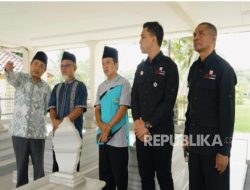 Yayasan Merah Putih Peduli Nyekar di Makam RM Margono Djojohadikusumo