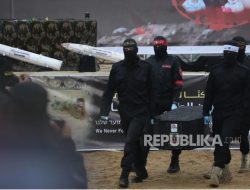 “Killed by USA Bombs” Kalimat di 2 Bom Aktif yang Dipajang Hamas Saat Penyerahan Jenazah