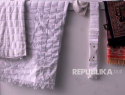 Makna Memakai Kain Ihram saat Umroh dan Haji