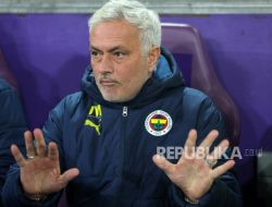 Kritik Wasit, Jose Mourinho Dilarang Dampingi Tim pada Empat Laga dan Didenda Rp 724 Juta