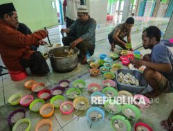 Bubur India, Sajian Khas Menu Berbuka Puasa di Masjid Jami Pekojan Semarang